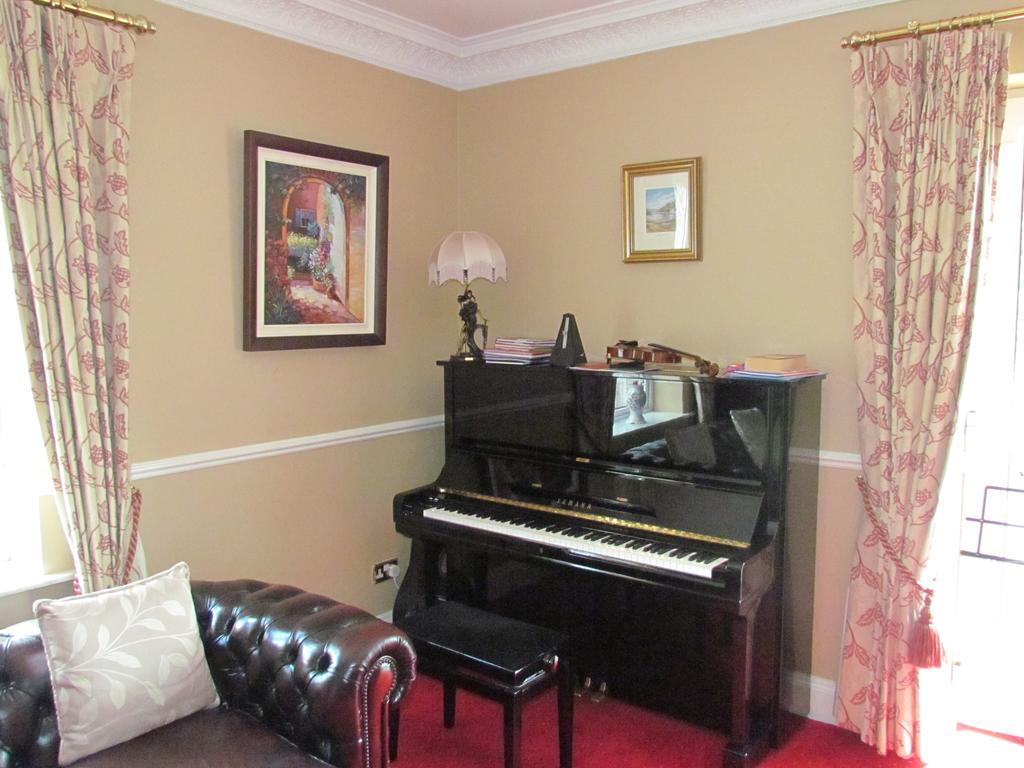 Gate Lodge B&B Portumna Esterno foto